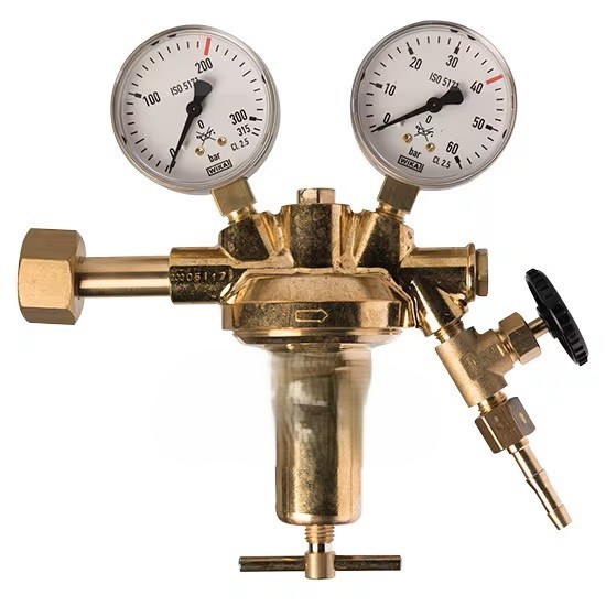 Flaschendruckminderer CO2/Argon 300 bar 0–10 bar einstufig